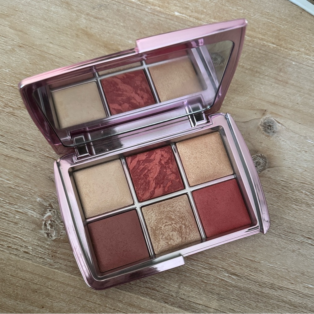 Hourglass Ambient Lighting Edit Blush & Glow Palette - LIMITED EDITION